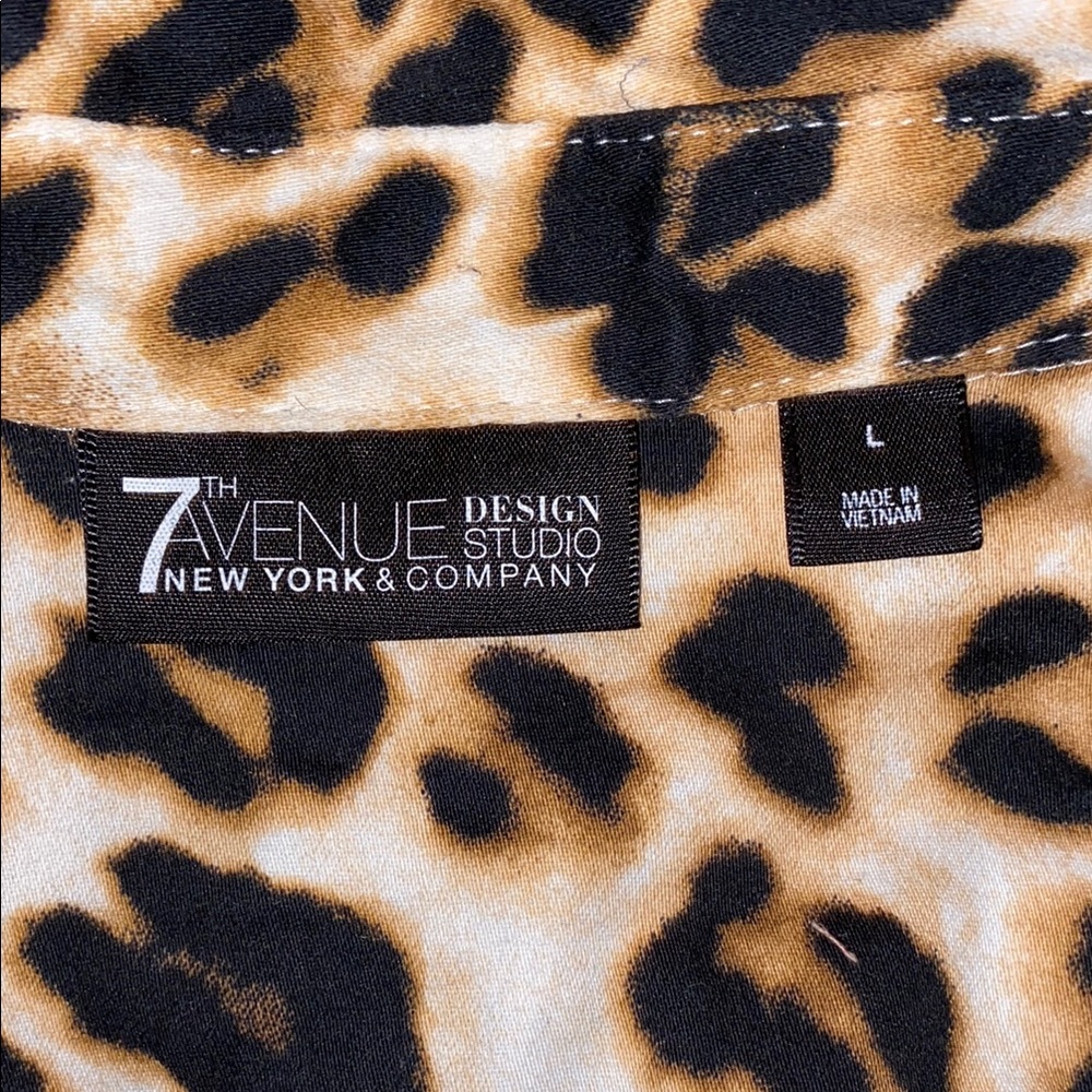 7th Avenue Design Studio New York & Company Leopard Print Button Down Top - Picture 7 of 8